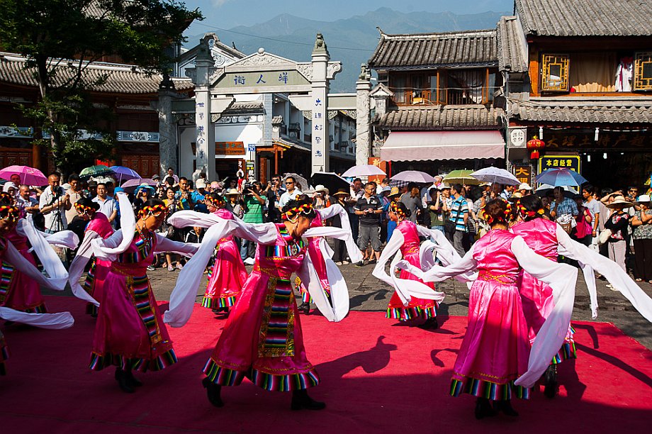 Dali, pokaz tańca etnicznego (Yunnan (Chiny) 2012, część 1/2)